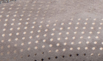 Ara Ophelia Pump In Street