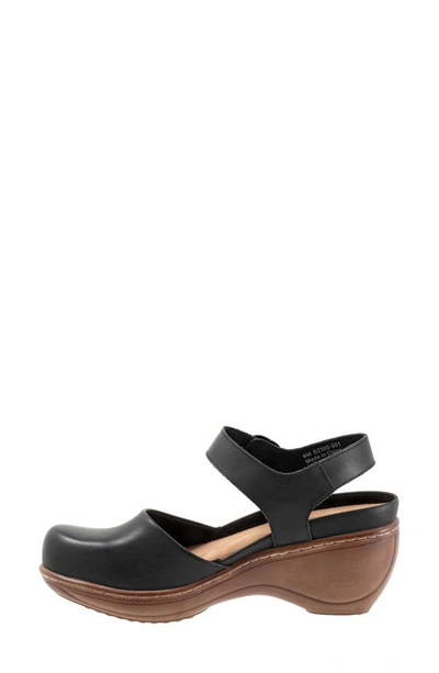 Softwalk Mabelle Ankle Strap Clog In Black