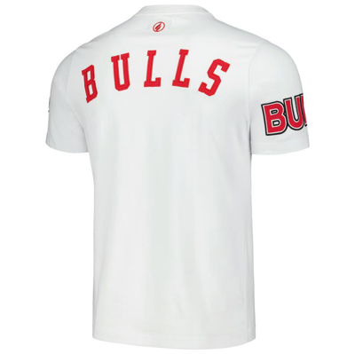 Shop Fisll Unisex  White Chicago Bulls Heritage Crest T-shirt