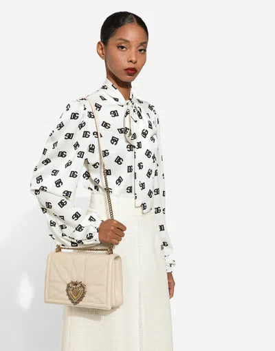 Dolce & Gabbana Medium Devotion Quilted Shoulder Bag In ホワイト