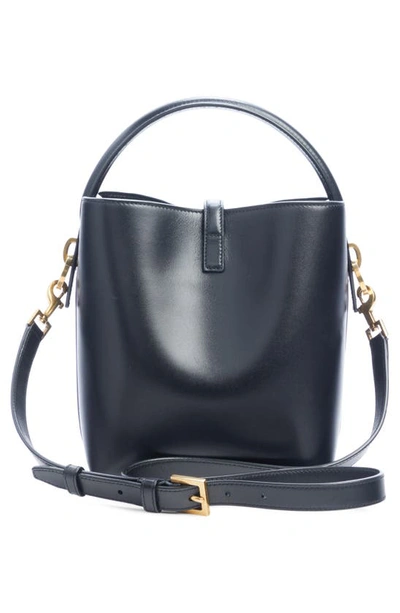 Saint Laurent Le 37 Leather Bucket Bag In Nero