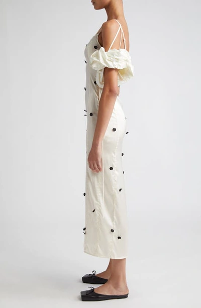 Jacquemus Beloved Off-shoulder Midi Dress With Button Embellishments In White