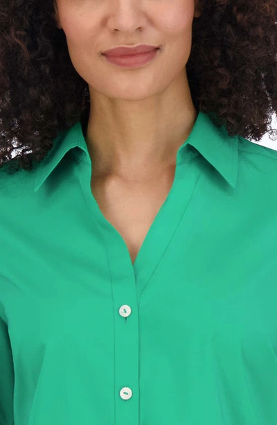 Foxcroft Mary Button-up Blouse In Kelly Green