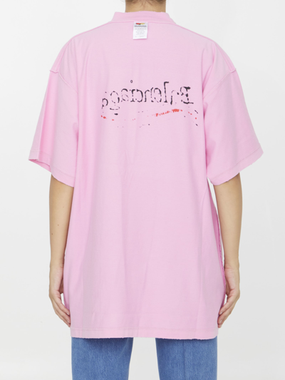 Shop Balenciaga Logo T-shirt In Pink