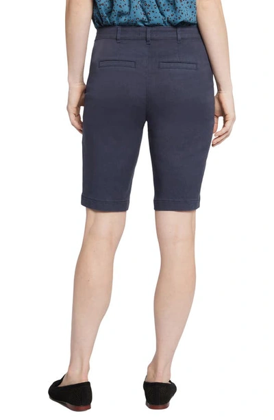 Nydj Bermuda Shorts In Oxford Navy