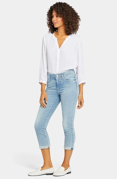 Nydj Chloe Hollywood Frayed Capri Jeans In Promise