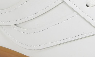 Vince Oasis Sneaker In Chalkwhite