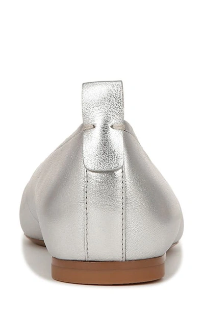27 Edit Naturalizer Carla Flat In Silver Leather