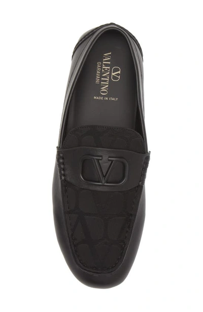 Shop Valentino Vlogo Driving Shoe In 0no - Nero