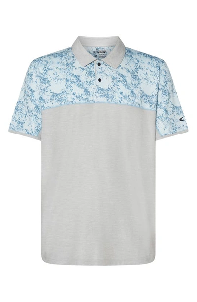 Shop Oakley Sand Camo Colorblock Performance Golf Polo In Stonewash Blue