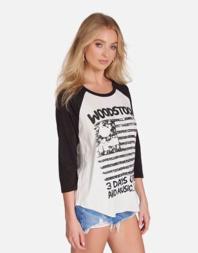 Shop Lauren Moshi Maglan Woodstock Flag In Faded White/onyx