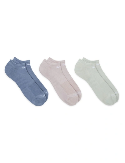 Shop Nike Everyday Plus Cushioned No-show Socks (3 Pairs) In Pink