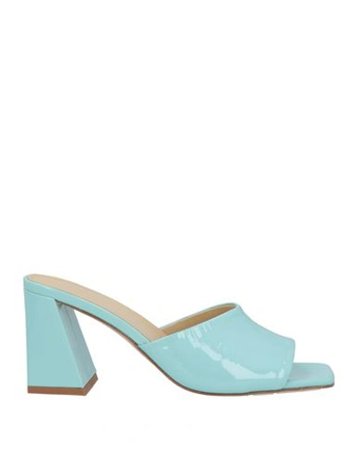 Aeyde Sandi Patent Leather Mules In Blue