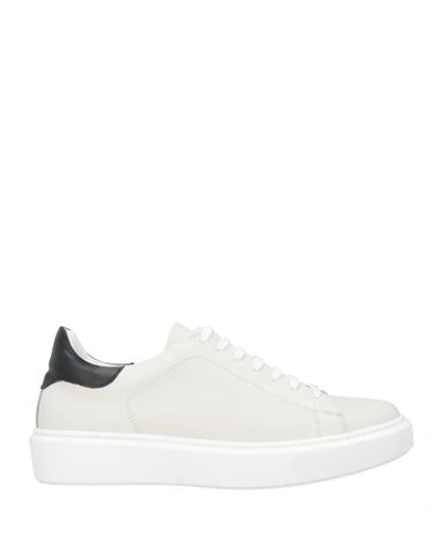 Ih Nom Uh Nit Man Sneakers White Size 9 Textile Fibers In Off White