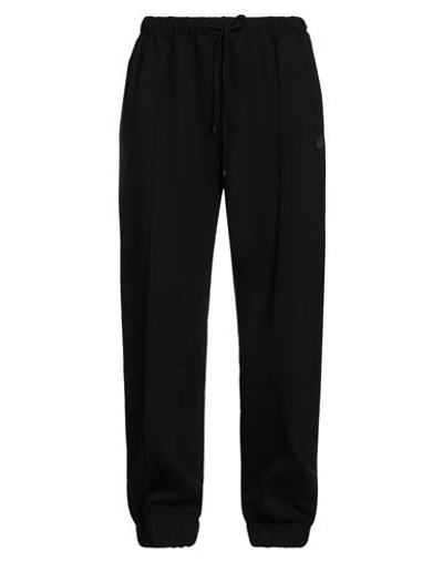 Shop Moncler Man Pants Black Size L Cotton