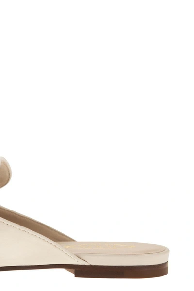 Shop Tod's Leather Sabot In Cream