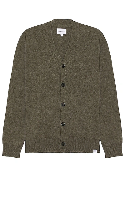Shop Norse Projects Adam Merino Lambswool Cardigan In Ivy Green