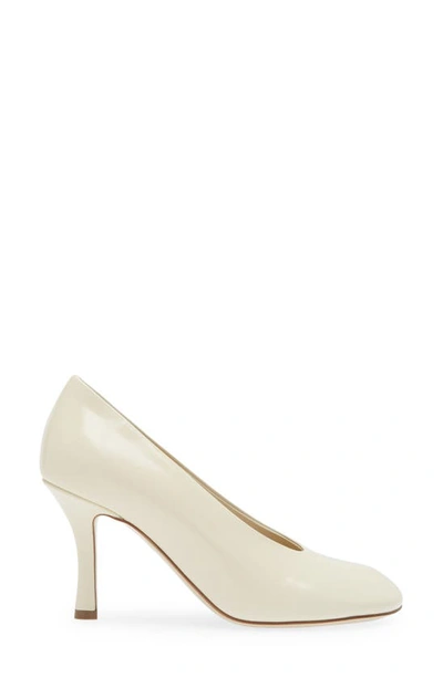 Shop Burberry Rounded Toe Pump In Ivory