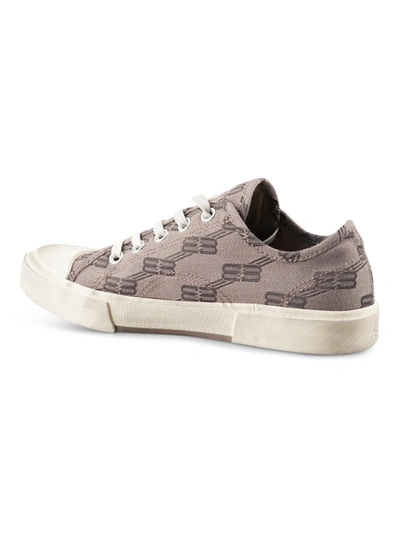 Shop Balenciaga Sneakers Shoes In Grey