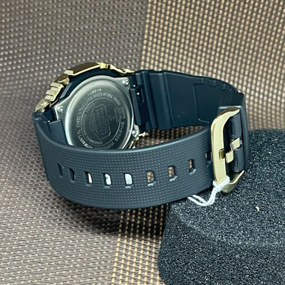 Pre-owned Casio G-shock Gm-2100g-1a9 Metal Clad Gold Black Date Analog Digital Men's Watch