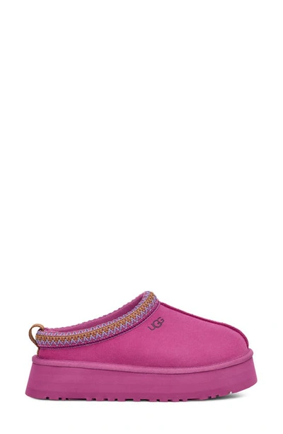 Shop Ugg Tazz Platform Slipper In Mangosteen