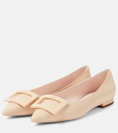Shop Roger Vivier Gommettine Ball Patent Leather Ballet Flats In Neutrals