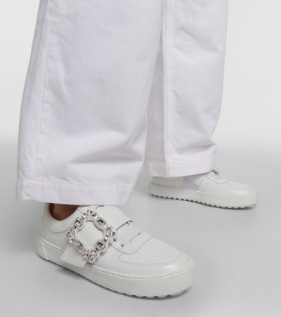 Roger Vivier Very Vivier Leather Low Top Sneakers In White
