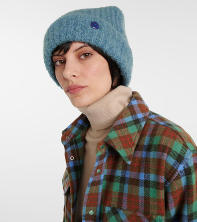 Shop God's True Cashmere Cashmere Bouclé Beanie In Blue