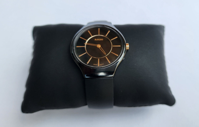 Pre-owned Rado Thinline 30mm Ladies Swiss Watch Black Ceramic Rose Gold Dial R27742159
