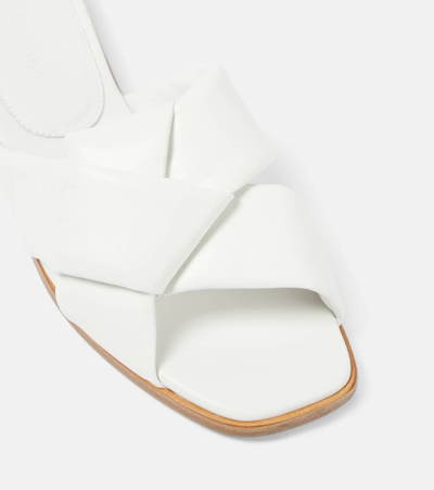 Ferragamo Pantoletten Aus Leder In Weiss