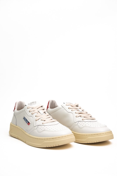Shop Autry Medialist Low Sneakers In White/red Leather