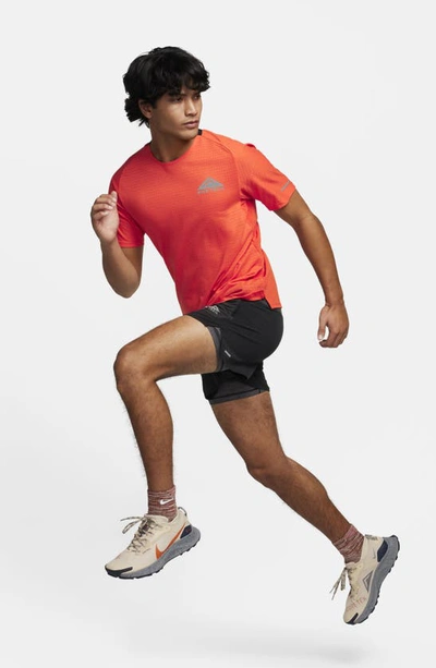 Nike Men's Trail Solar Chase Dri-fit Short-sleeve Running Top In Cosmic Clay/ Summit White