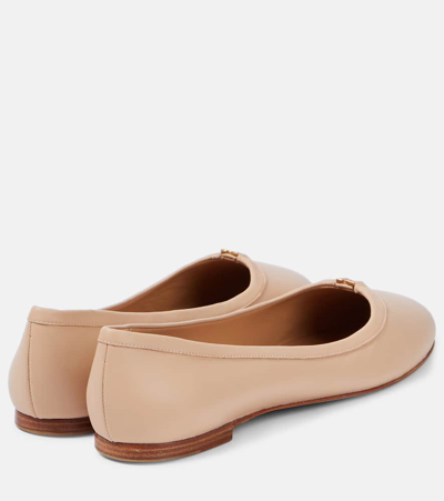 Chloé Marcie Leather Ballerina In Neutrals