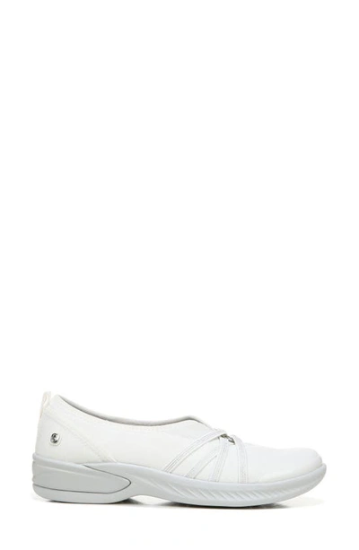 Bzees Niche Womens Cushioned Slip-on Shoes In Bright White Ribbed Sparkle