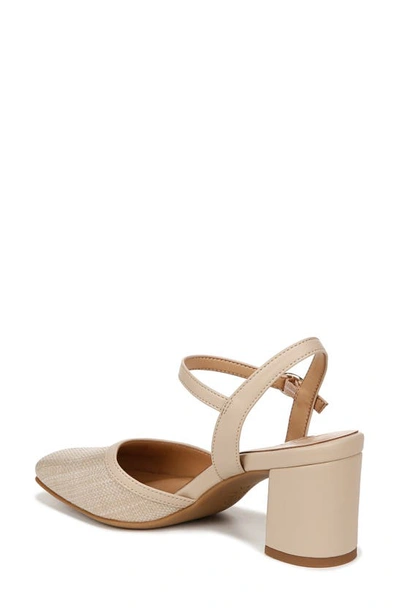 Naturalizer Wave Block Heel Pump In Tan Straw