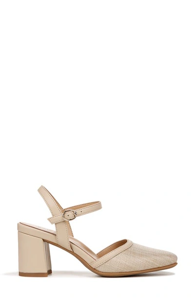 Naturalizer Wave Block Heel Pump In Tan Straw