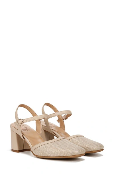 Naturalizer Wave Block Heel Pump In Tan Straw