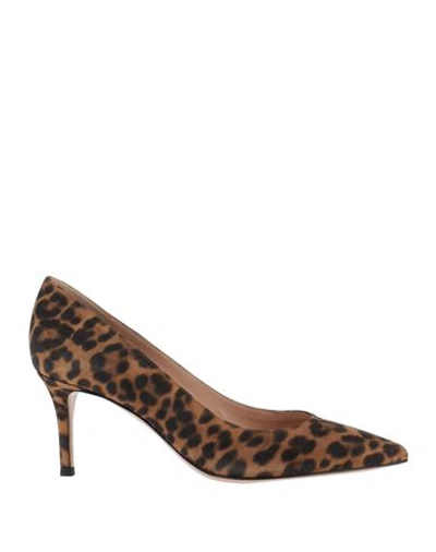 Gianvito Rossi Leopard Print Suede Pumps In Beige