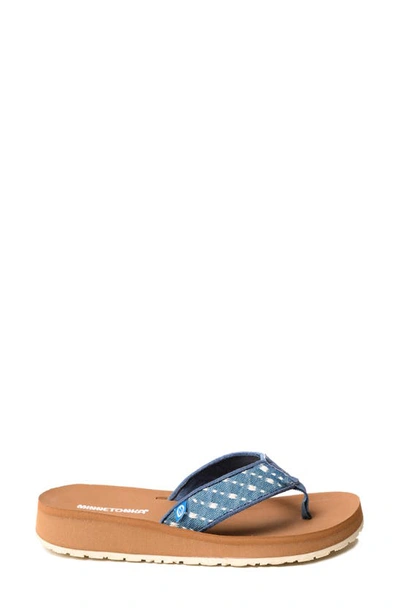 Minnetonka Hedy 2.0 Flip Flop In Light Blue Denim