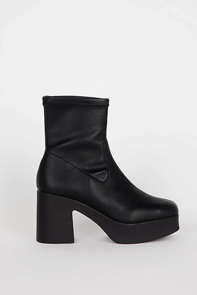 Intentionally Blank Marlowe Platform Boot In Black, Women's At Urban Outfitters In Black