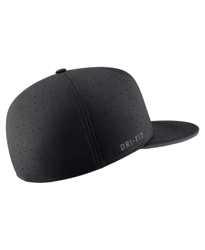 Shop Nike Men's  Black Penn State Nittany Lions Triple Black Performance Fitted Hat