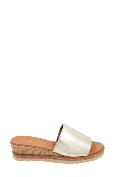 Andre Assous Nessie Platform Wedge Sandal In Platino