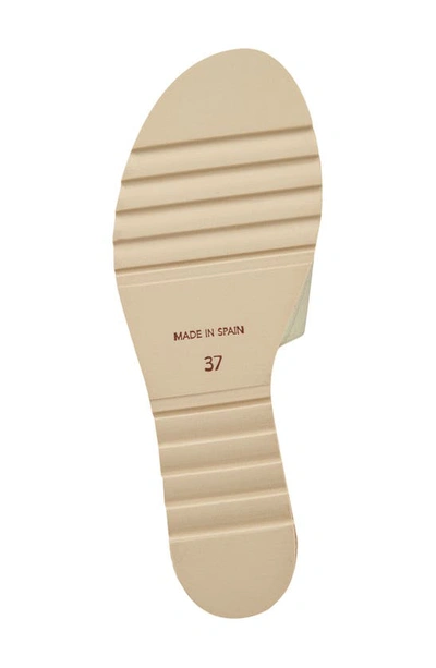 Andre Assous Nessie Platform Wedge Sandal In Platino
