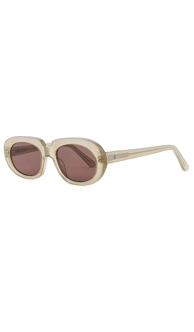 Shop Devon Windsor Austin Sunglasses In Æ©„æ¦„è‰²