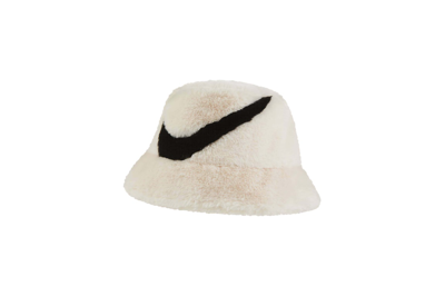 Pre-owned Nike Apex Faux Fur Swoosh Bucket Hat Guava Ice/black