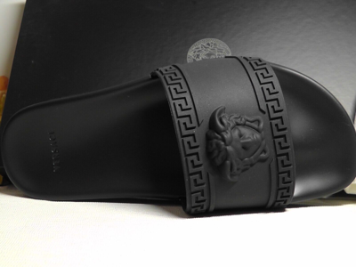 Pre-owned Versace Men's Black Medusa Rubber Pool Slide Sandal Size 8us / 41eur$375nib