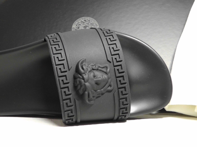 Pre-owned Versace Men's Black Medusa Rubber Pool Slide Sandal Size 8us / 41eur$375nib