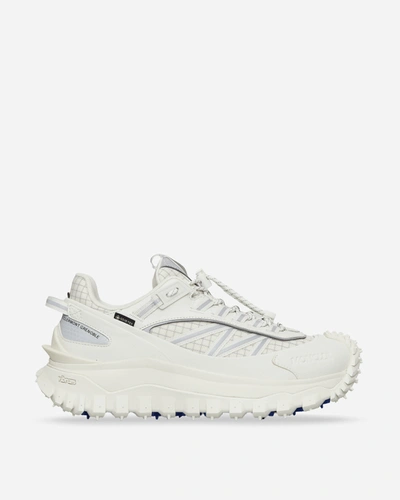 Shop Moncler Trailgrip Gore-tex Low Sneakers White In Grey