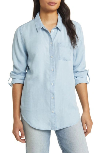 Shop Caslon (r) Casual Chambray Button-up Shirt In Ice Wash