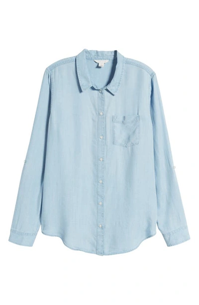 Shop Caslon (r) Casual Chambray Button-up Shirt In Ice Wash
